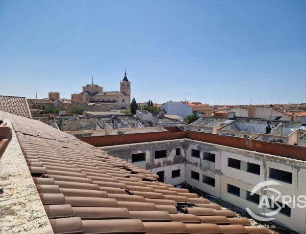 Residential building For sell in Bargas in Toledo 