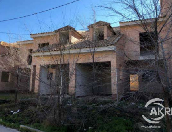 Residential building For sell in Camarena in Toledo 