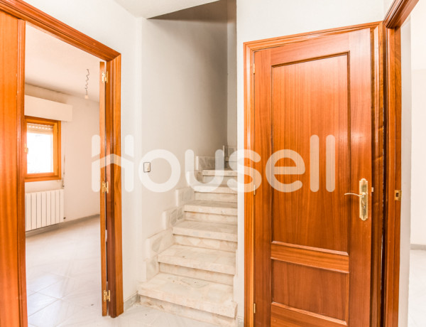 House-Villa For sell in Hoyo De Pinares, El in Ávila 