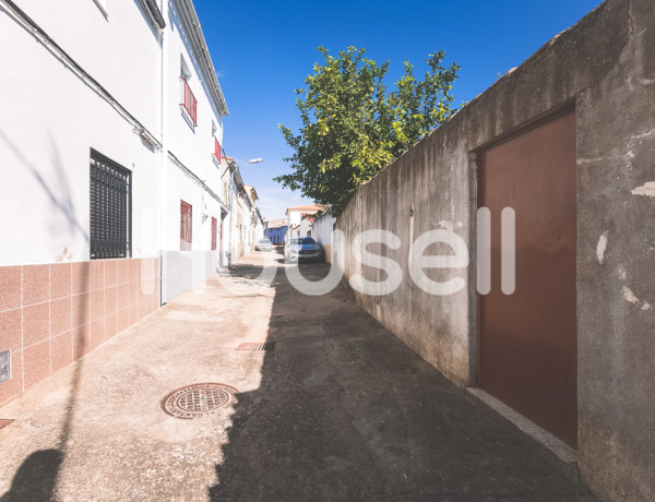 Casa en venta de 95 m² en  Calle Martires, 10130 Zorita (Cáceres)