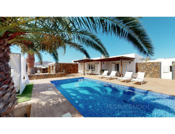Casa-Chalet en Venta en Playa Blanca (Lanzarote) Las Palmas Ref: PB 8150 FX
