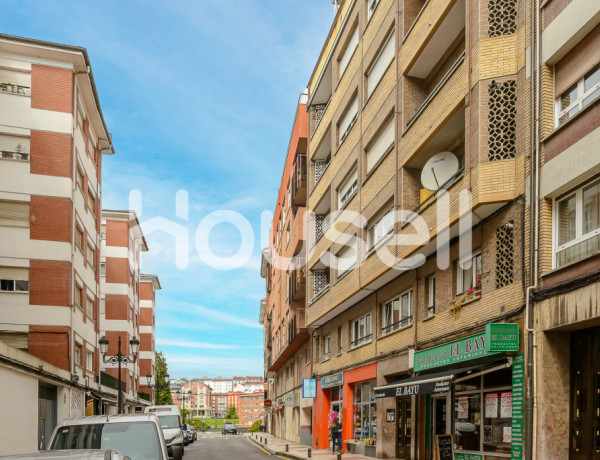Piso en venta de 98 m² Calle San Melchor Garcia Sampedro, 33008 Oviedo (Asturias)