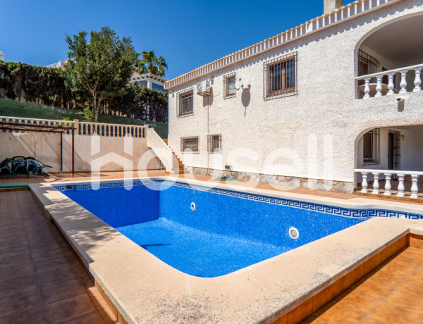 Chalet en venta de 260 m² Calle Azucenas, 03189 Orihuela Costa (Alacant)