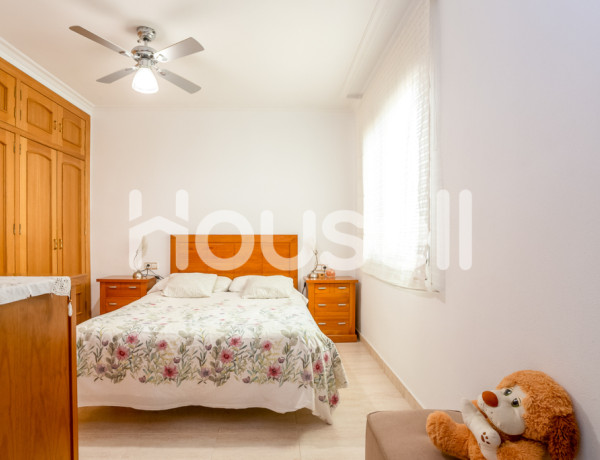 Piso en venta de 144 m² Calle San Emigdio, 03181 Torrevieja (Alacant)