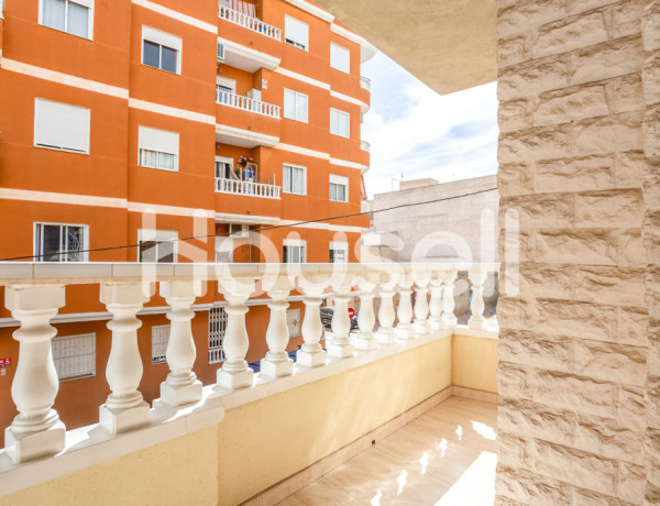 Piso en venta de 144 m² Calle San Emigdio, 03181 Torrevieja (Alacant)