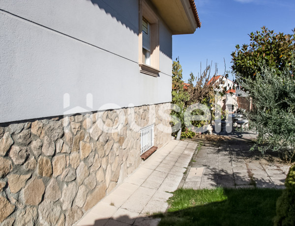 Chalet en venta de 180 m² Calle Anantapur, 37185 Villamayor (Salamanca)