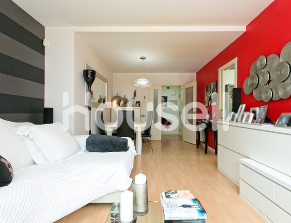 Amplio piso de 112  m² en Avenida Avinguda de Collserola,  08750 Molins de Rei (Barcelona)