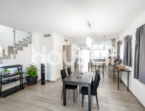 Chalet en venta de 326 m² Calle Fuente Alegre, 29190 Málaga