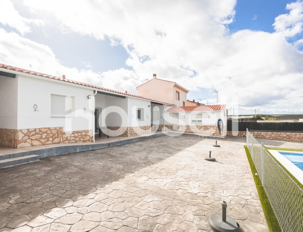 House-Villa For sell in Torrejoncillo in Cáceres 