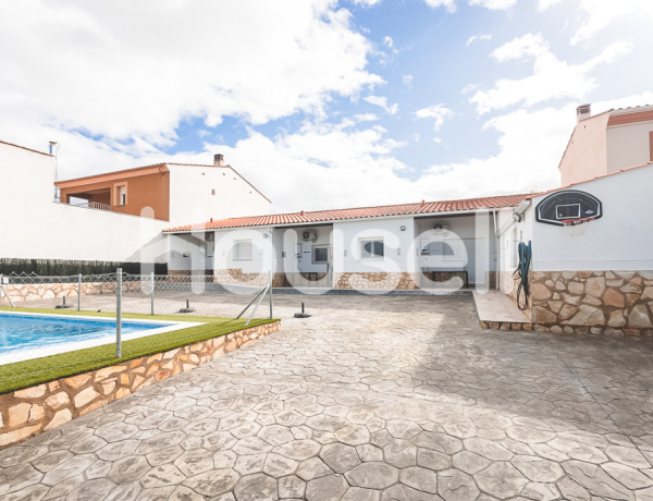 House-Villa For sell in Torrejoncillo in Cáceres 