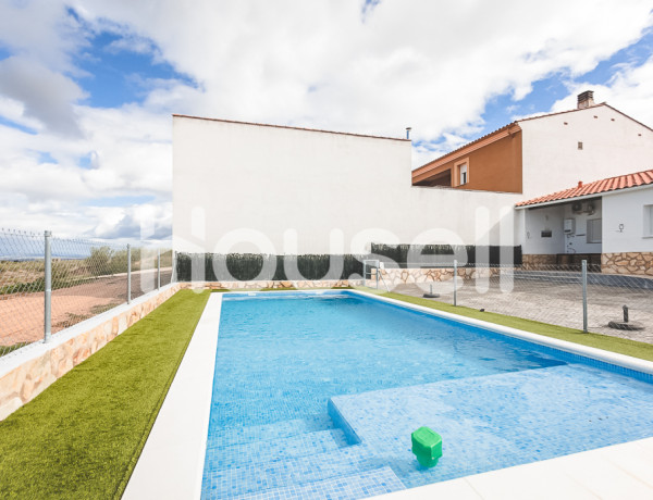 House-Villa For sell in Torrejoncillo in Cáceres 