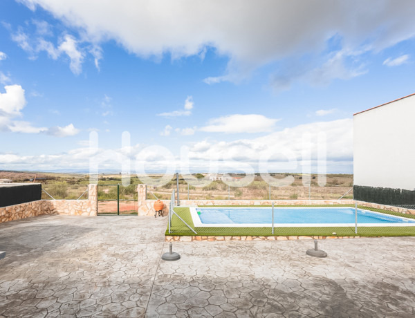 House-Villa For sell in Torrejoncillo in Cáceres 