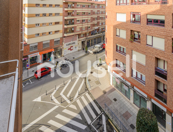 Piso en venta de 77 m² Calle Puerto San Isidro, 33011 Oviedo (Asturias)