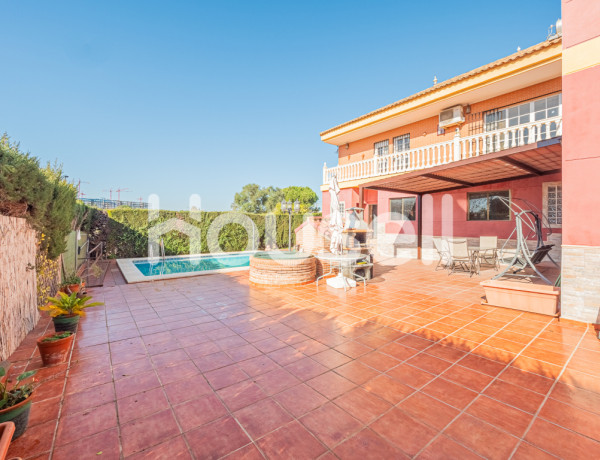 House-Villa For sell in Dos Hermanas in Sevilla 