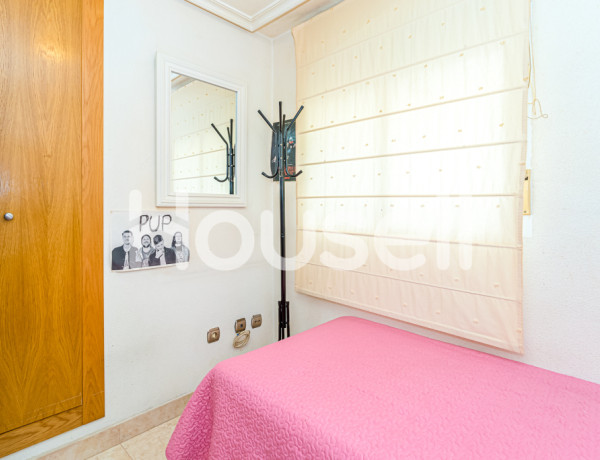 Piso de 92m² en Calle Clavel 4, 03181 Torrevieja (Alicante)