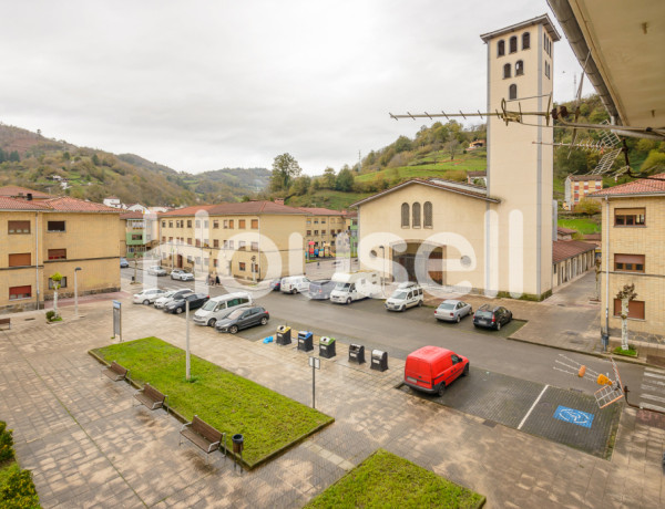Piso de 65m² en Avenida Primero de Mayo, 33970 Laviana (Asturias)