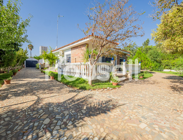 House-Villa For sell in Dos Hermanas in Sevilla 