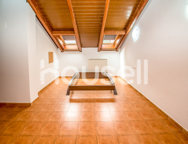 Amplio dúplex de 207 m² en Calle los Pinos , 26376 Sojuela (La Rioja)