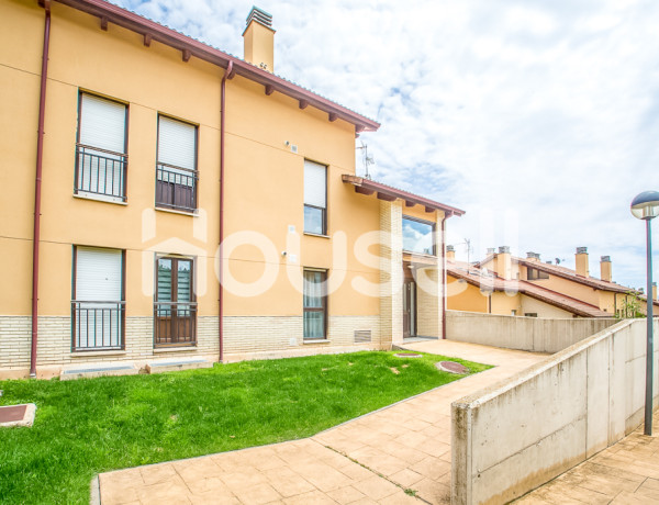 Amplio dúplex de 207 m² en Calle los Pinos , 26376 Sojuela (La Rioja)