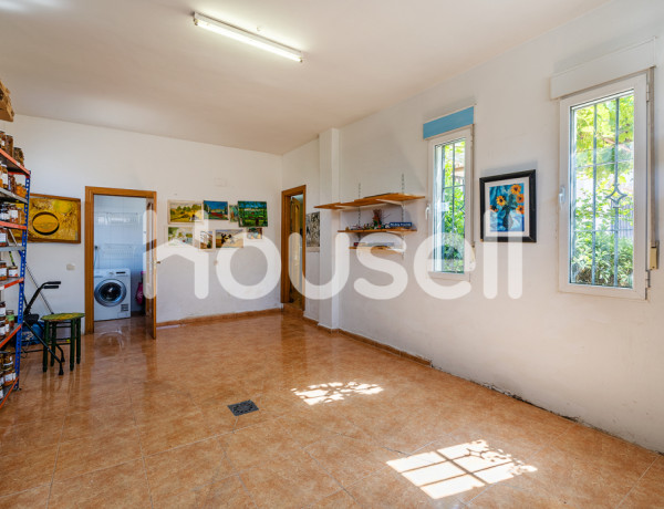 Gran casa individual de 199 m² de superficie y 750 m² de parcela en Fuente Vaqueros, Granada