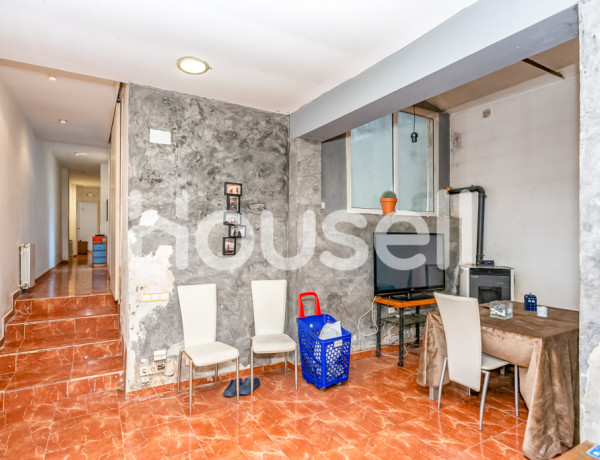 Piso de 142m² en Calle Fontanella, 17800 Olot (Girona)