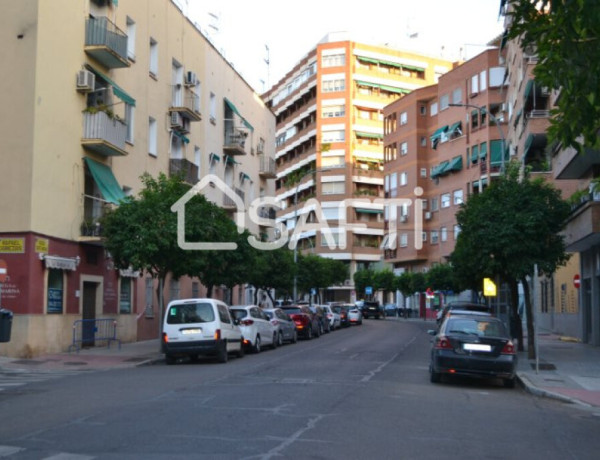 Tres dormitorios. Avenida Santa Marina