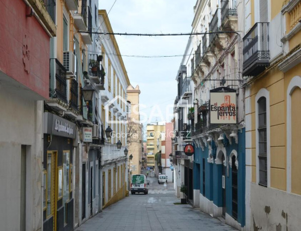 Oportunidad Única en el Casco Histórico de Badajoz  Venta