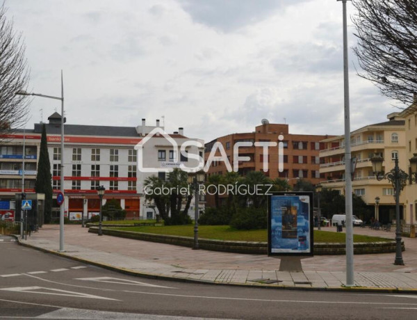 Oportunidad Única en el Casco Histórico de Badajoz  Venta