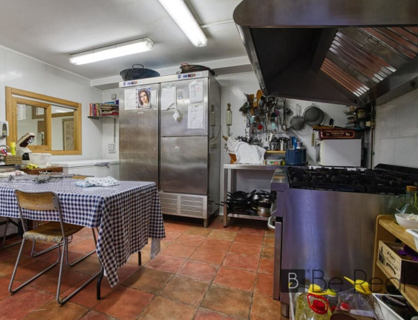 GRAN CHALET EN EL ESCORIAL DE OCHO DORMITORIOS CON EXCELENTE RENTABILIDAD