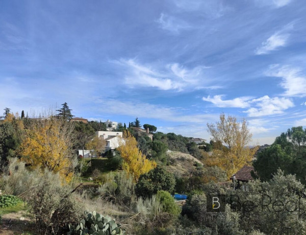 ¡OPORTUNIDAD! TERRENO EDIFICABLE EN LA EXCLUSIVA URBANIZACIÓN MIRADOR DEL ROMERO, VALDEMORILLO