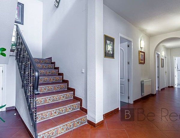 House-Villa For sell in Valdemorillo in Madrid 