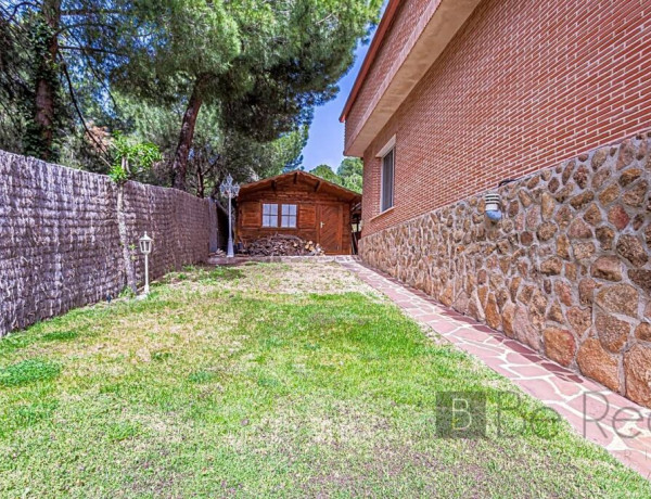 House-Villa For sell in Valdemorillo in Madrid 