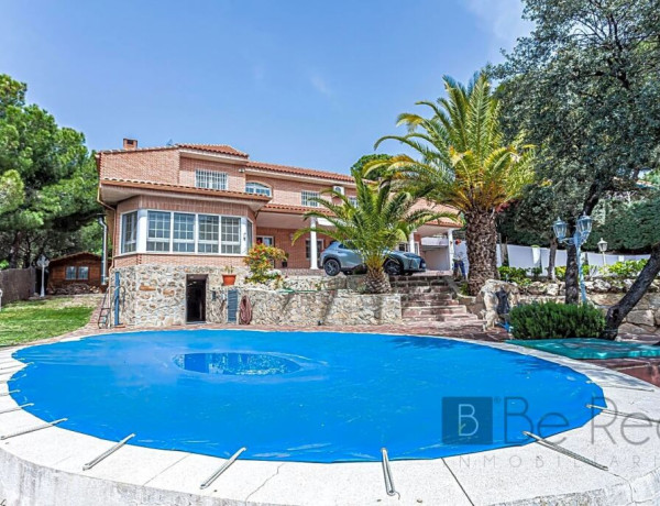 House-Villa For sell in Valdemorillo in Madrid 