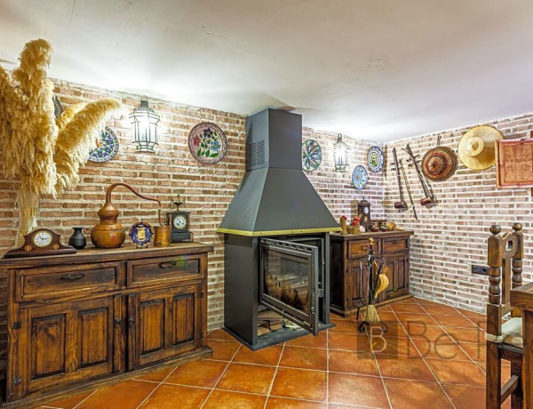 House-Villa For sell in Valdemorillo in Madrid 