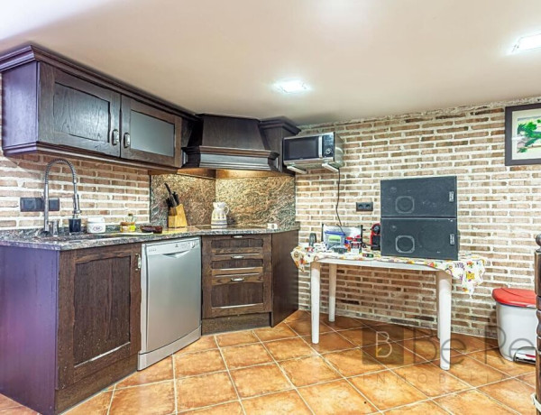 House-Villa For sell in Valdemorillo in Madrid 