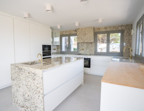 Casa-Chalet de Obra Nueva en Venta en Sant Feliu De Guixols Girona Ref: CAS-1824