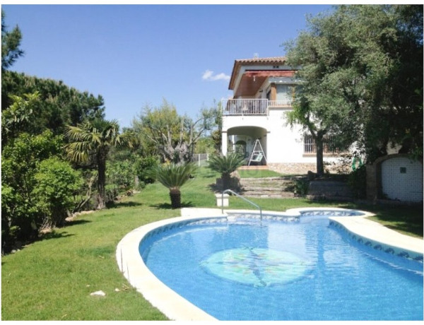 House-Villa For sell in Santa Cristina D Aro in Girona 