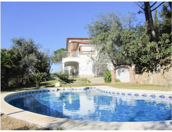 House-Villa For sell in Santa Cristina D Aro in Girona 