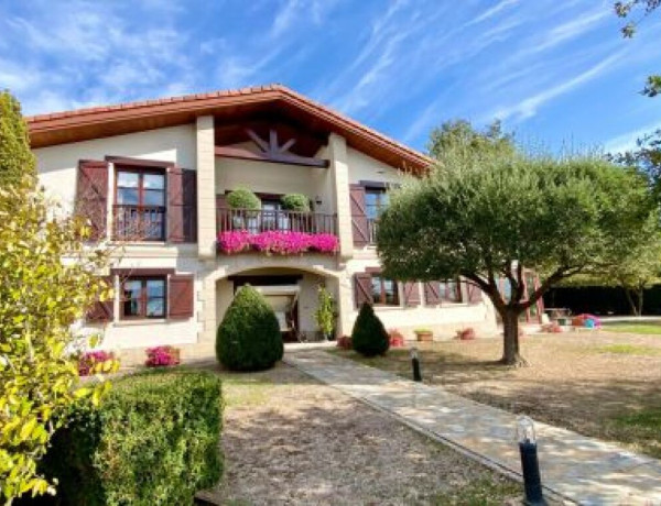 Casa-Chalet en Venta en Estibaliz Álava