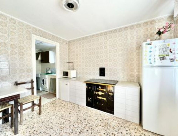 Town house For sell in Guereñu in Álava 