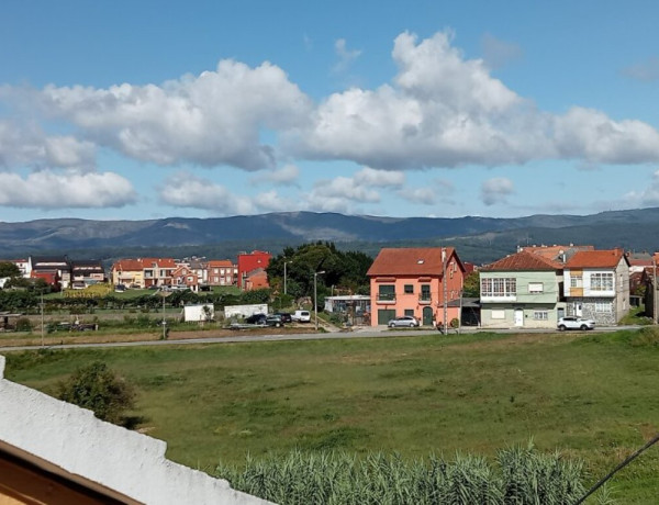 Casa de 2 viviendas en Rianxo con vistas a la Ria.