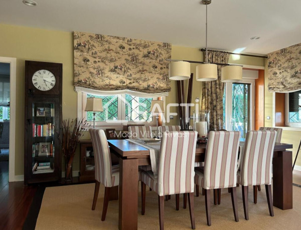 House-Villa For sell in Santiago De Compostela in La Coruña 