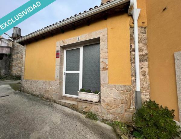 Casa de 3 dormitorios ubicada en Lestrobe, municipio de Dodro (A Coruña).