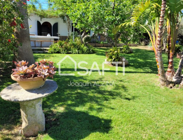 Magnífica y espaciosa casa de campo con piscina.