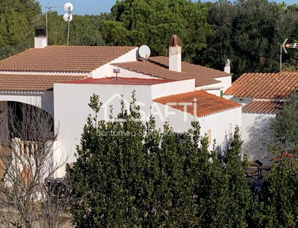 CHALETS EN PARCELA CERCA DE CIUTADELLA Y LA COSTA VIRGEN MENORQUINA.