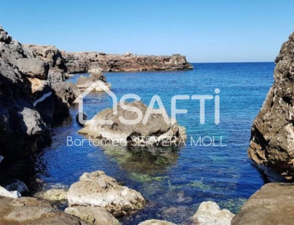 CHALETS EN PARCELA CERCA DE CIUTADELLA Y LA COSTA VIRGEN MENORQUINA.