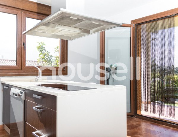 House-Villa For sell in Carballo in La Coruña 