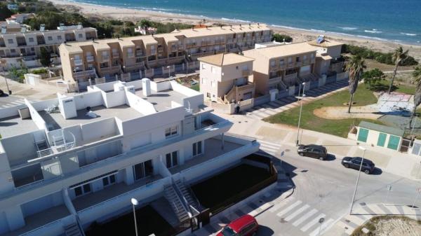 Piso en venta en avenida Playa de Oliva s/n