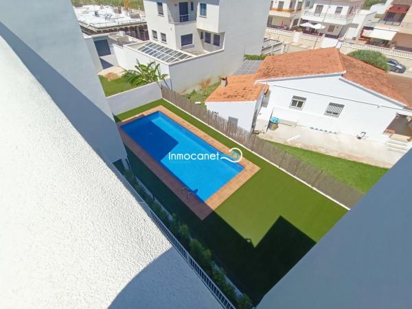 Piso en venta en avenida Playa de Oliva s/n