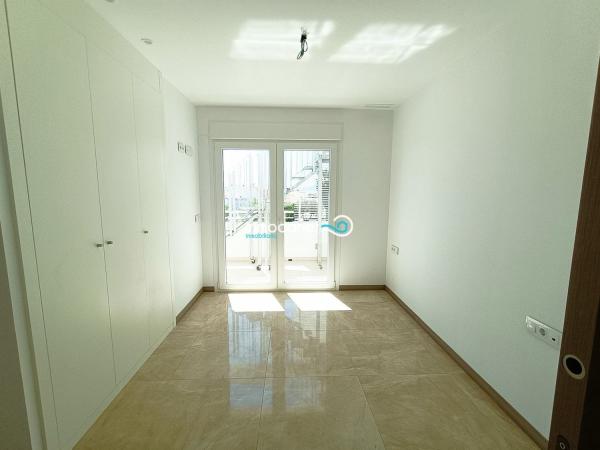 Piso en venta en avenida Playa de Oliva s/n